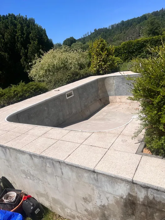 Renovace a čištění bazénu